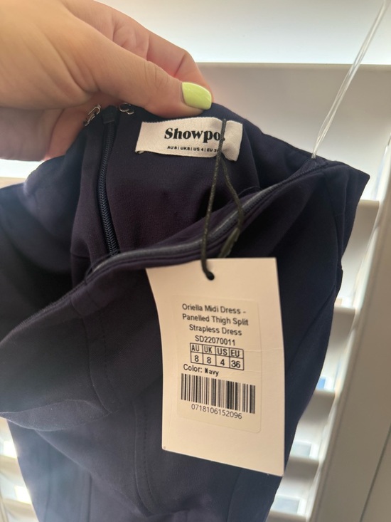 Showpo NWT ORIELLA MAXI DRESS
Panelled Thigh Split Strapless Dress Navy Size 4 - Picture 6 of 7